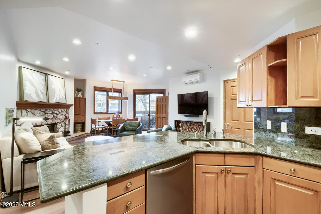 1280 Village Road, Unit 305 Beaver Creek, CO 81620 - Photo 9 of 25 1280 Village Road 305 - MLS Sized - 008