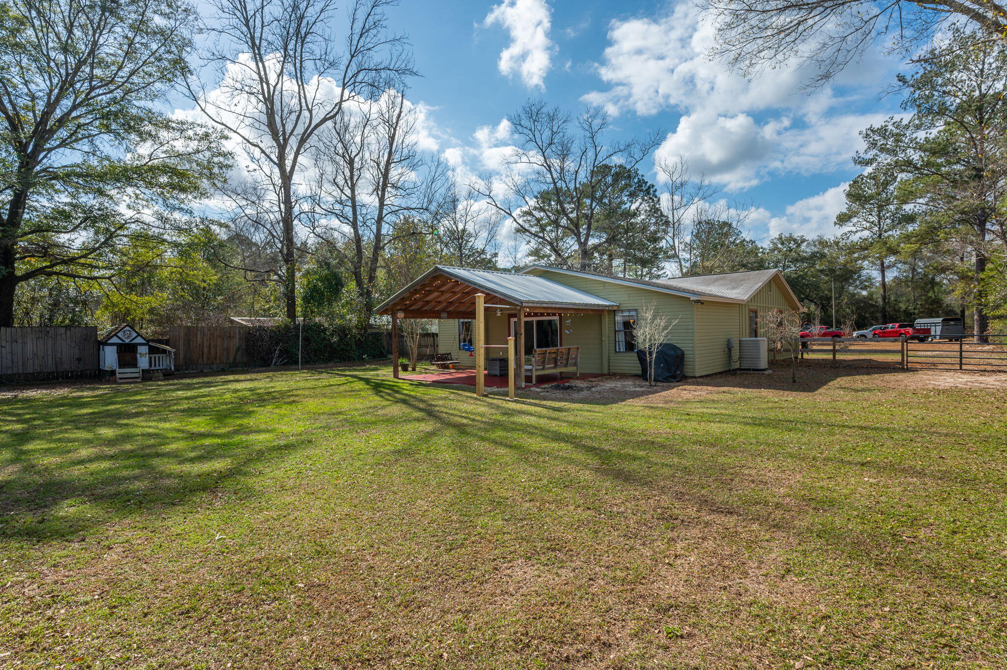 610 Jones Road Crestview, FL 32536 - Photo 37 of 39 a front view of house with yard and green space