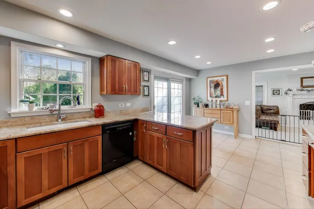 $4,500 | 21301 North Woodland Avenue, Barrington, IL 60010