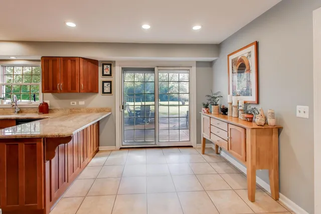 $4,500 | 21301 North Woodland Avenue, Barrington, IL 60010