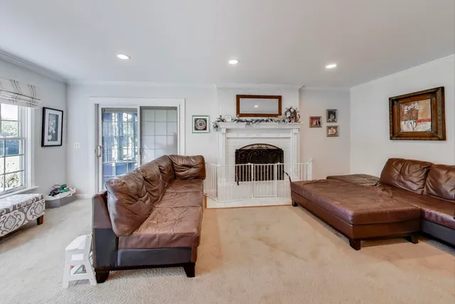 $4,500 | 21301 North Woodland Avenue, Barrington, IL 60010