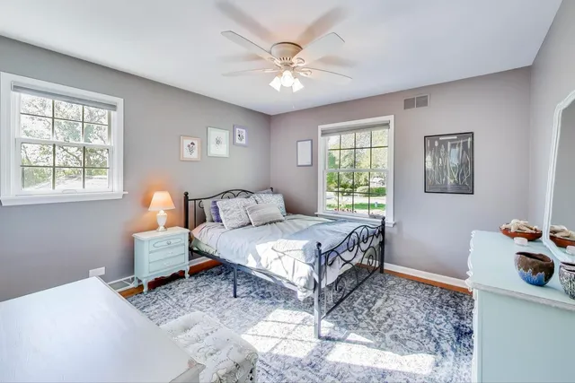 $4,500 | 21301 North Woodland Avenue, Barrington, IL 60010