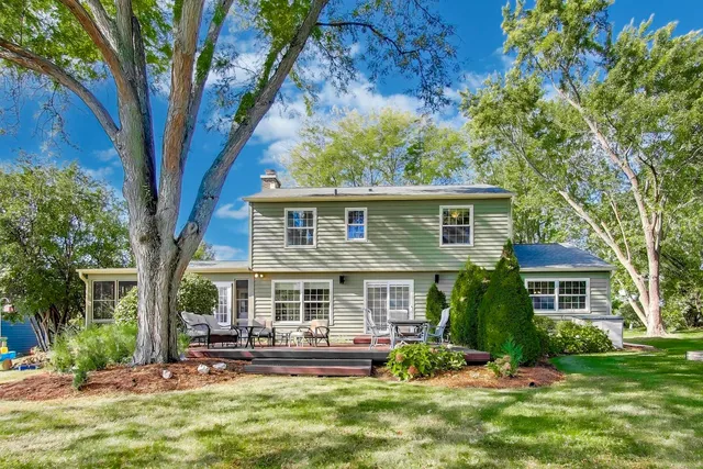 $4,500 | 21301 North Woodland Avenue, Barrington, IL 60010