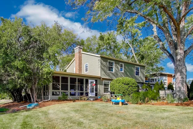 $4,500 | 21301 North Woodland Avenue, Barrington, IL 60010