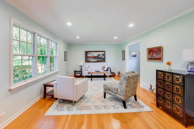 $4,500 | 21301 North Woodland Avenue, Barrington, IL 60010