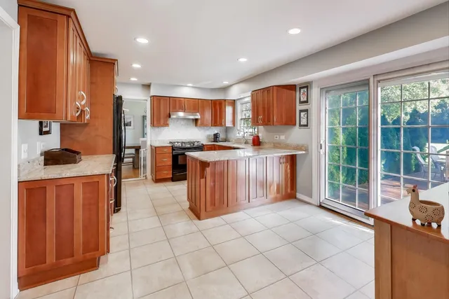 $4,500 | 21301 North Woodland Avenue, Barrington, IL 60010