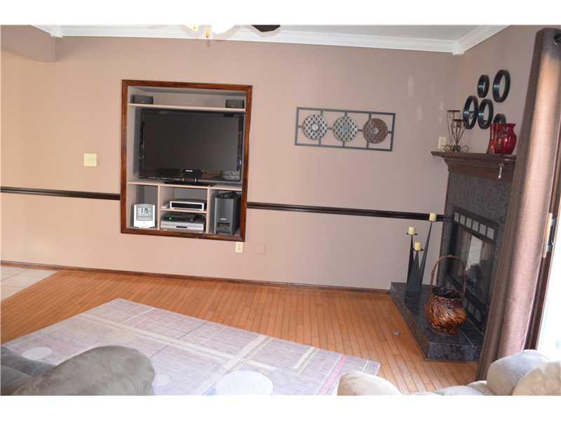 2567 Elgro Road Gibsonia, PA 15044 - Photo 3 of 22 Family Room.