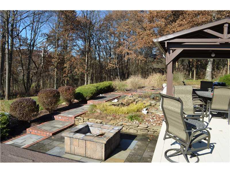 2567 Elgro Road Gibsonia, PA 15044 - Photo 8 of 22 Exterior Back.