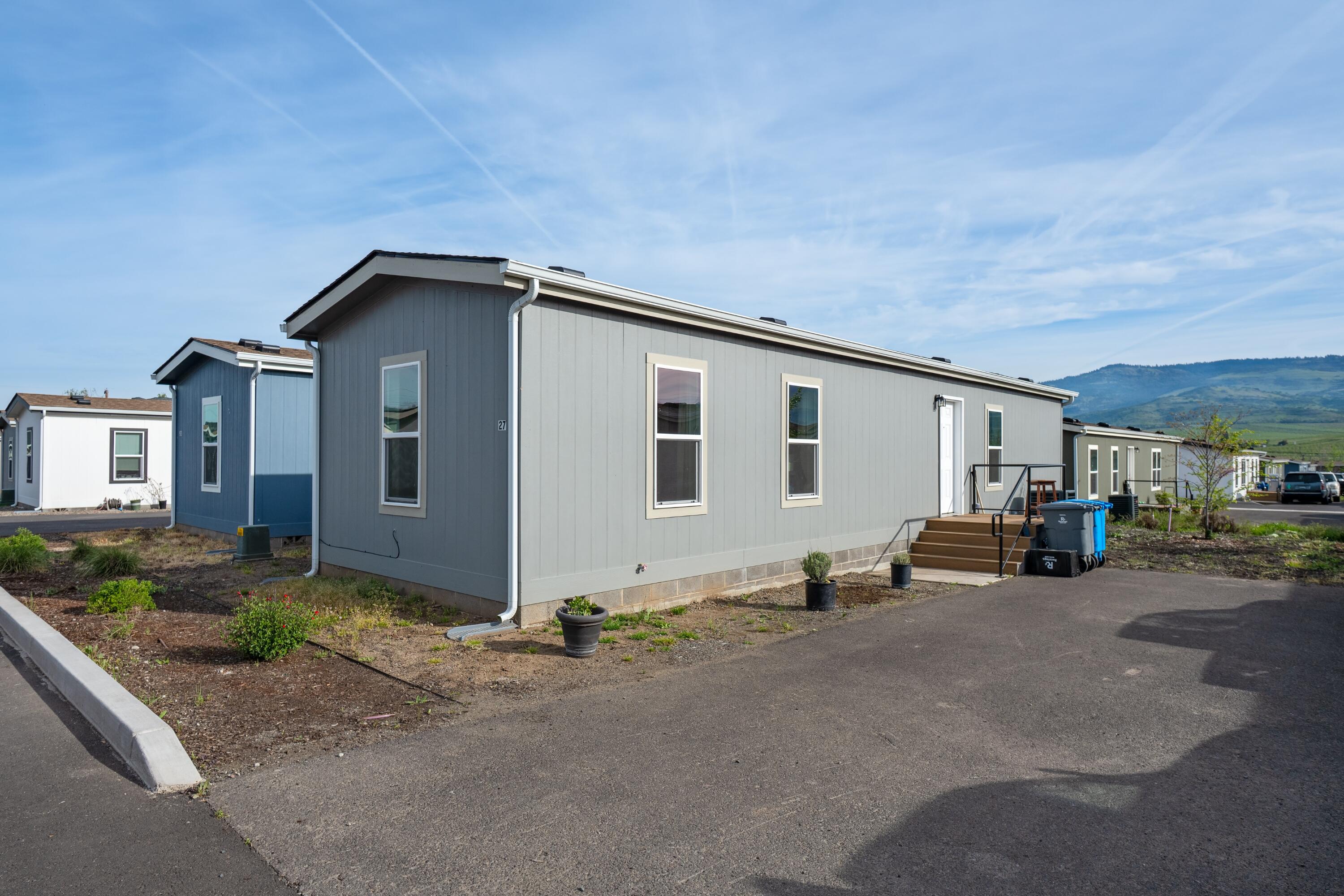 460 Arnos Street, Unit 27 Talent, OR 97540 - Photo 7 of 11