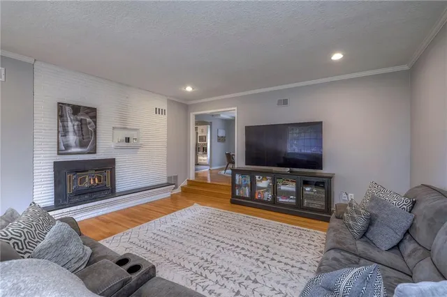 $550,000 | 5914 Granada Street, Fairway, KS 66205