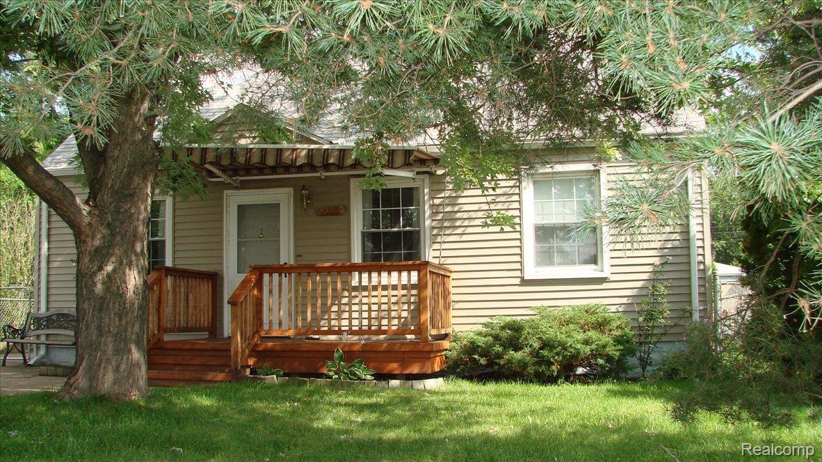 20779 12 Mile Road Roseville, MI 48066 - Photo 1 of 8 20779 12 mile rsvl 003