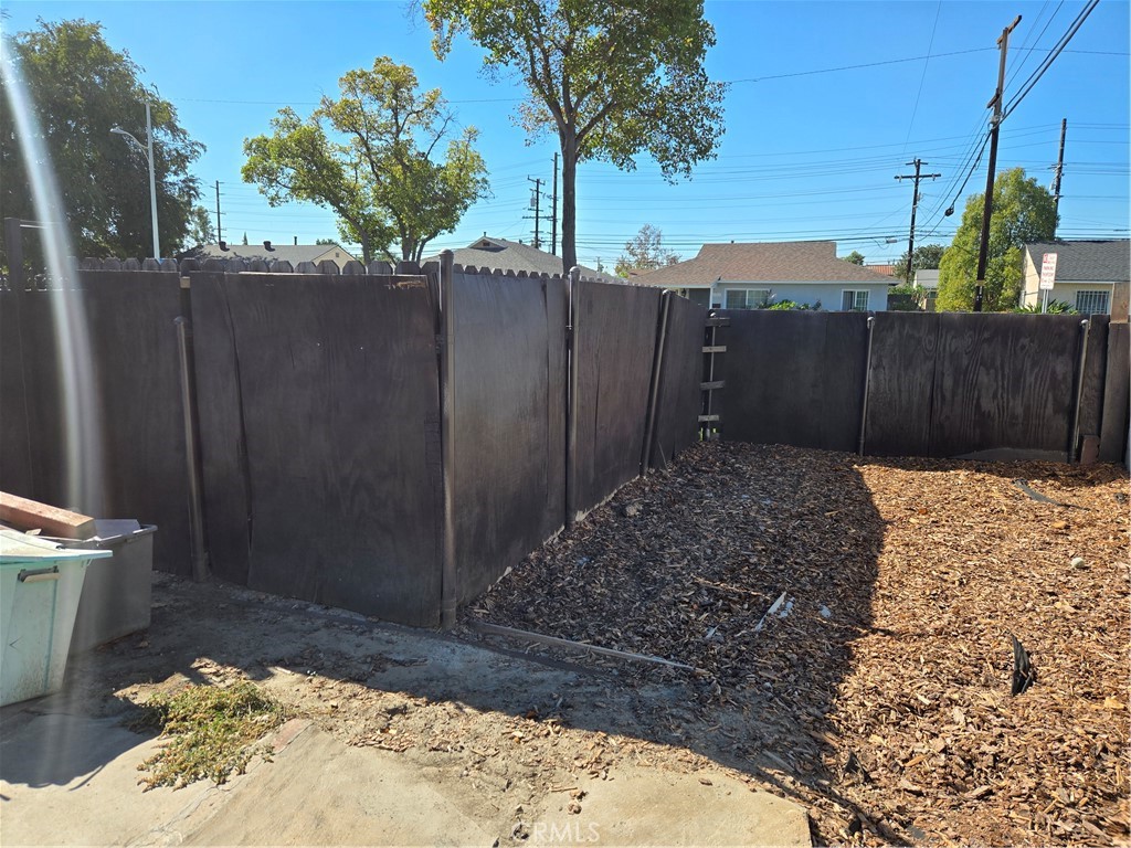 11816 Arlee Avenue Norwalk, CA 90650 - Photo 24 of 30 a view of a backyard