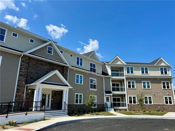 $429,900 | 9 Joseph N Zenga Jr Boulevard, Unit 306, East Greenwich, RI 02818