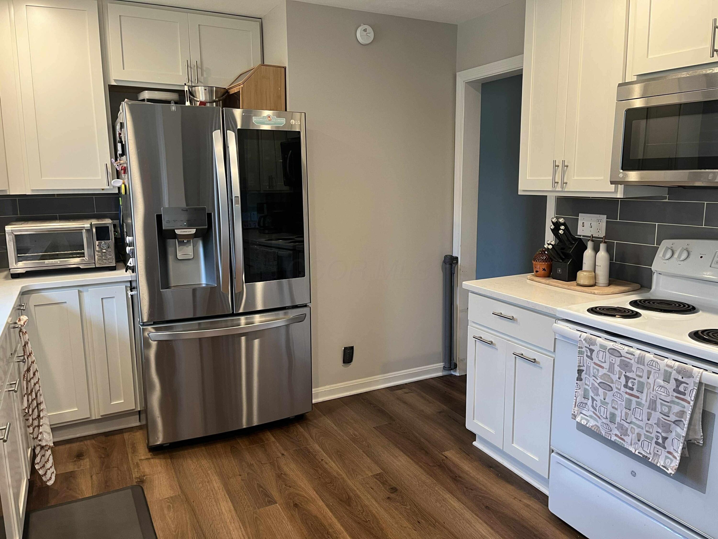 51232 North Ridge Road Vermilion, OH 44089 - Photo 9 of 33 Kitchen Fridge