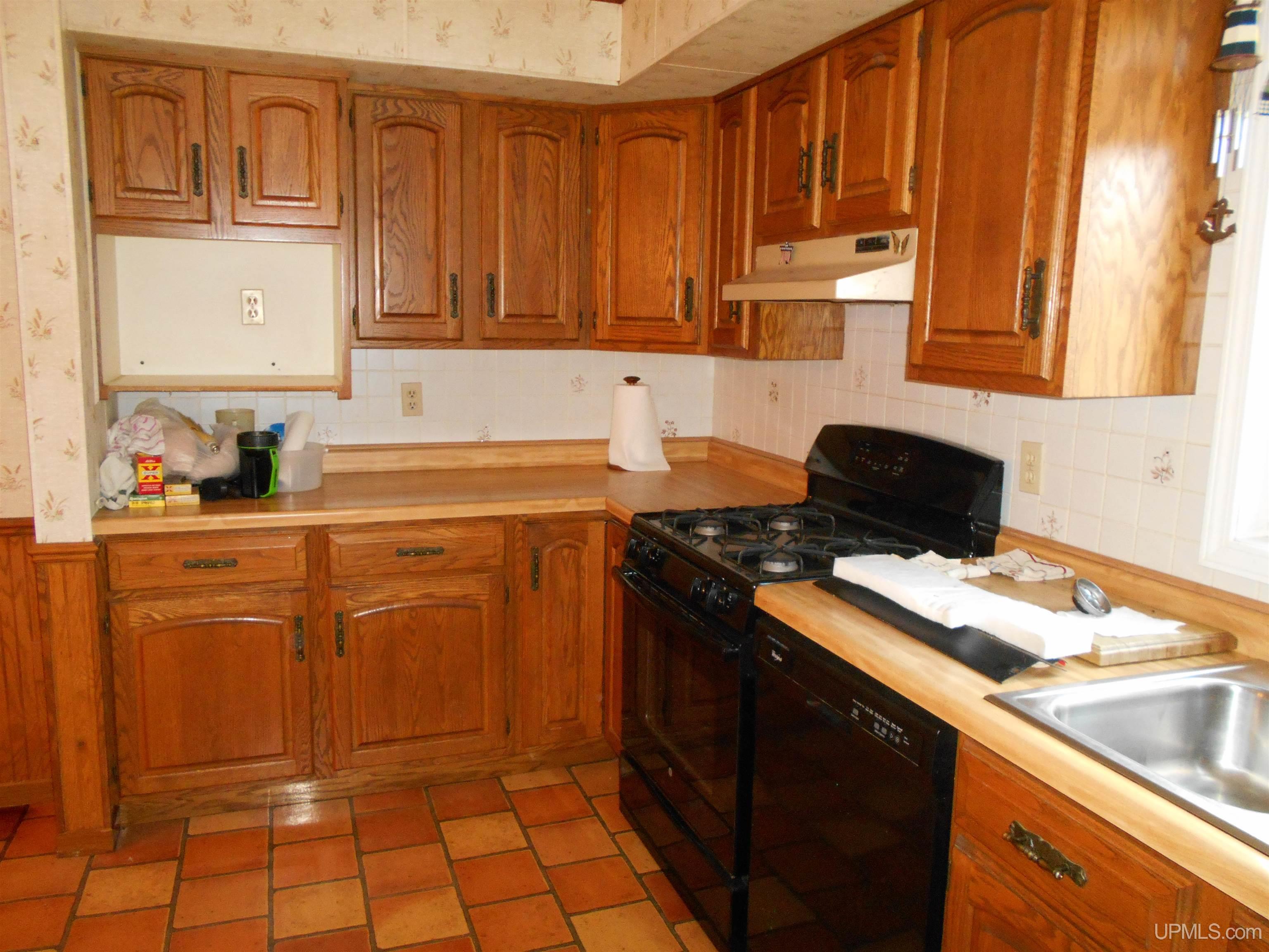 1727 N West Kendall Road Manistique, MI 49854 - Photo 14 of 49