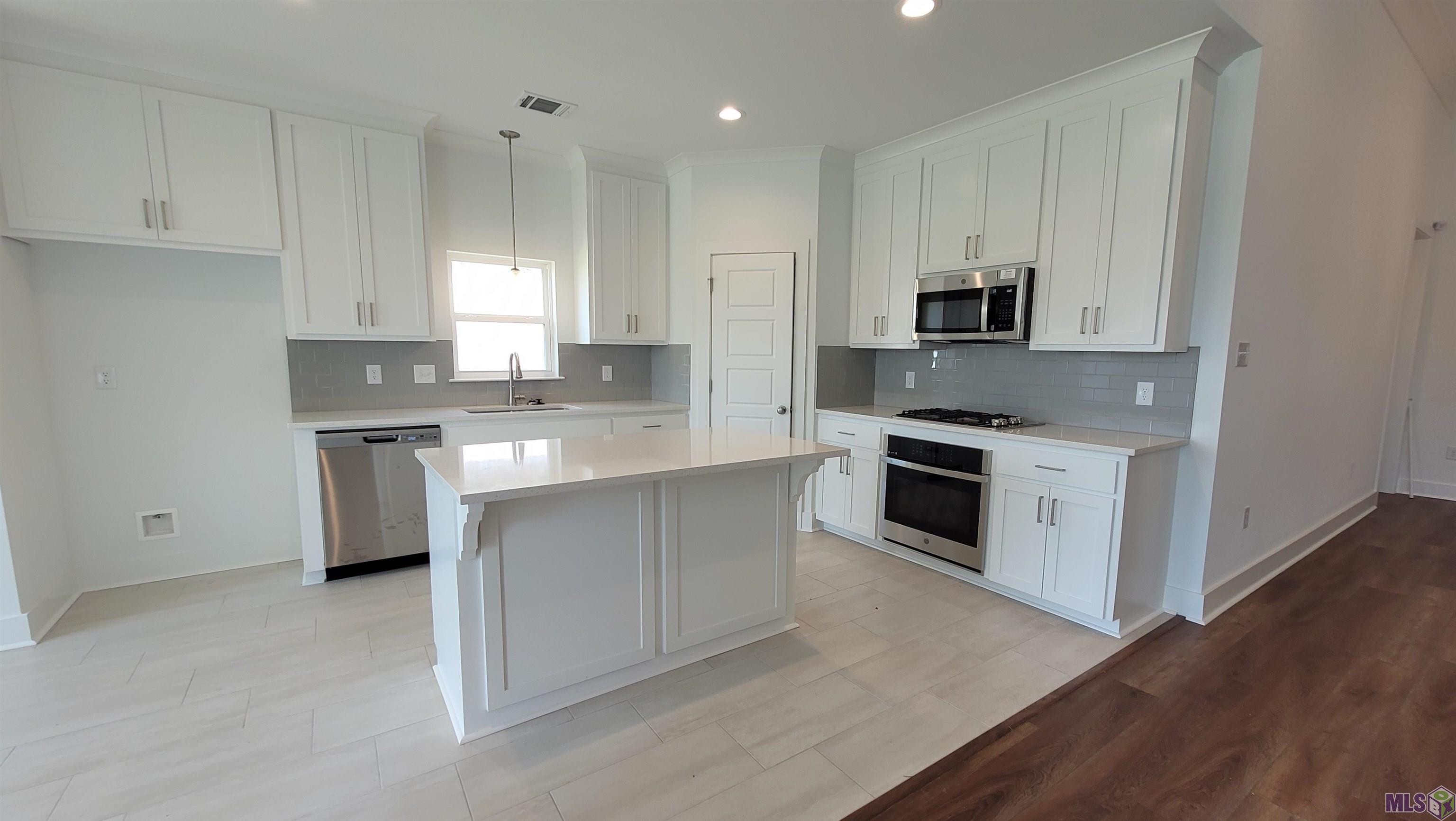 39227 Bridge Path Lane Gonzales, LA 70737 - Photo 2 of 6