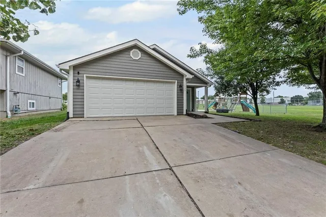 $245,000 | 1335 South Olive Street, Ottawa, KS 66067