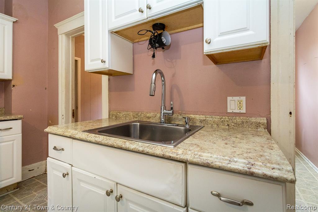 11684 Gallagher Street Hamtramck, MI 48212 - Photo 10 of 41