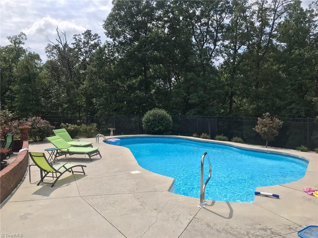 2409 North Old Greensboro Road High Point, NC 27265 - Photo 5 of 30 Gallery Image 5