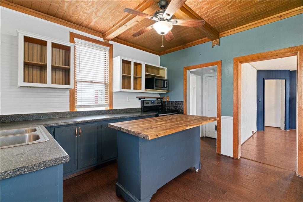 206 Constitution Street Perryopolis, PA 15473 - Photo 13 of 36 Island Included!