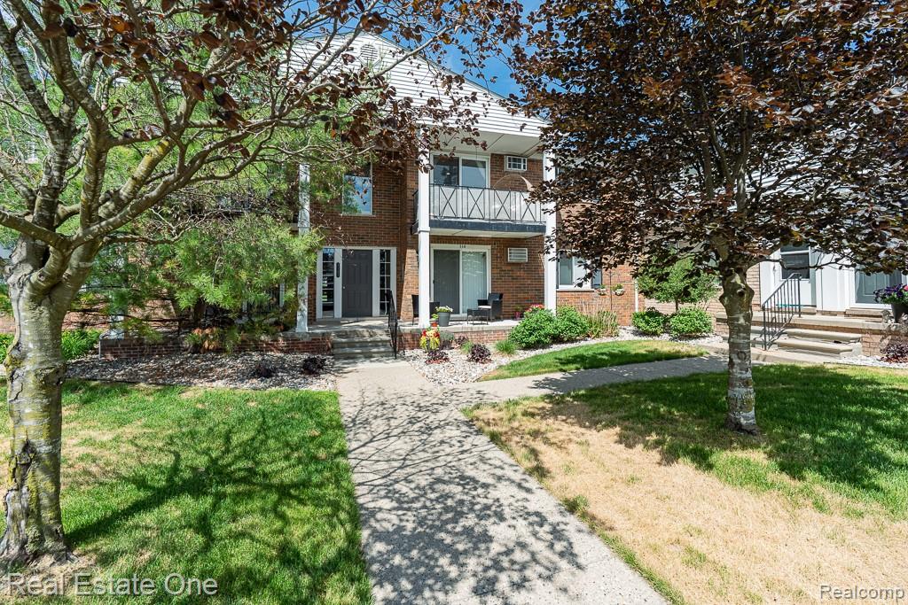 1121 Tienken Court Rochester Hills, MI 48306 - Photo 1 of 21