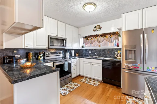 $424,900 | 60 Greenwood Drive, Marion, NC 28752