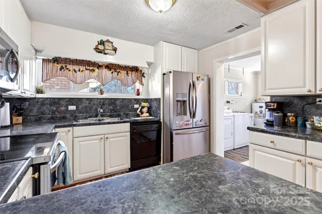 $424,900 | 60 Greenwood Drive, Marion, NC 28752