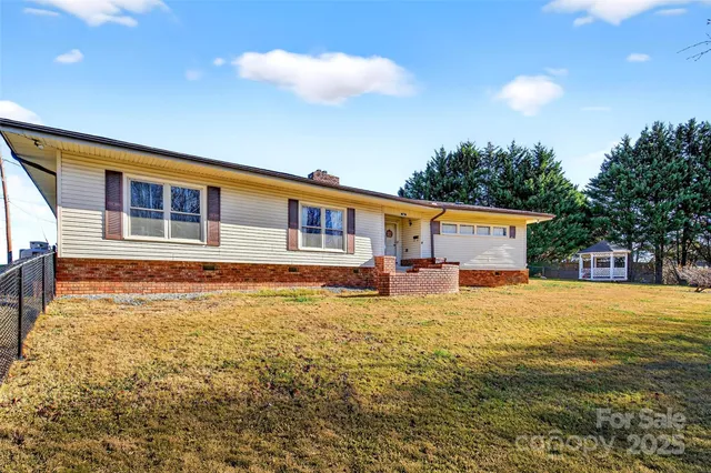 $424,900 | 60 Greenwood Drive, Marion, NC 28752