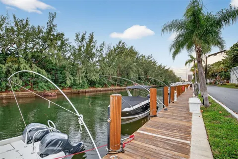 $399,000 | 6471 Bay Club Drive, Unit 3, Fort Lauderdale, FL 33308