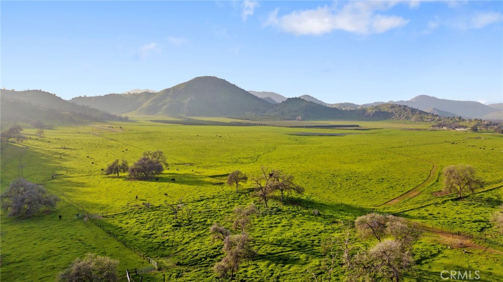 19400 398th Woodlake, CA 93286 - Photo 15 of 51 a view of an ocean from a mountain