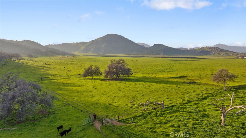 19400 398th Woodlake, CA 93286 - Photo 17 of 51 a view of an ocean from a mountain