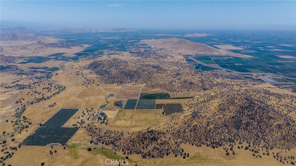 19400 398th Woodlake, CA 93286 - Photo 18 of 51 a view of city and ocean
