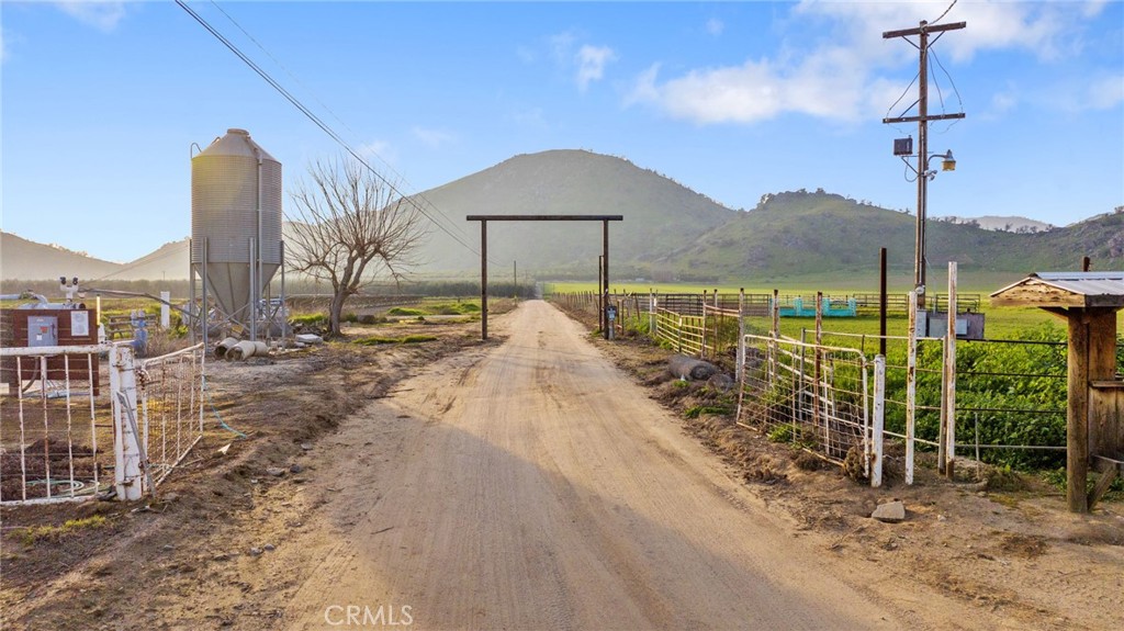 19400 398th Woodlake, CA 93286 - Photo 43 of 51 a view of a terrace with a view of the ocean