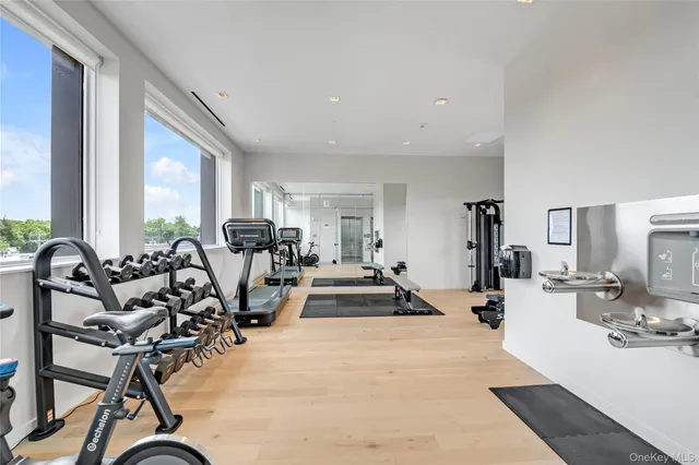 $1,243,100 | 218 Middle Neck Road, Unit 207, Great Neck, NY 11021