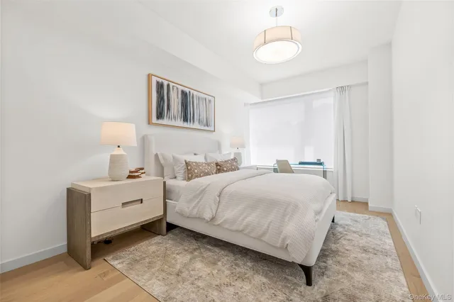 $1,243,100 | 218 Middle Neck Road, Unit 207, Great Neck, NY 11021