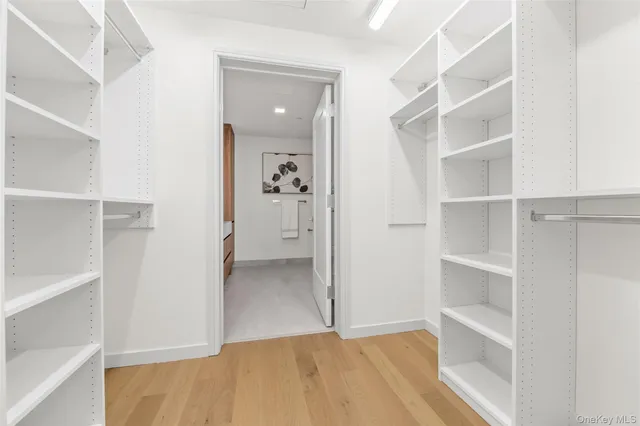 $1,243,100 | 218 Middle Neck Road, Unit 207, Great Neck, NY 11021