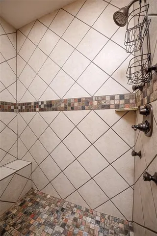 $695,000 | 1318 Oakwood Drive, Hollister, MO 65672