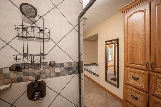 $695,000 | 1318 Oakwood Drive, Hollister, MO 65672