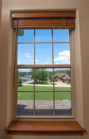 $695,000 | 1318 Oakwood Drive, Hollister, MO 65672