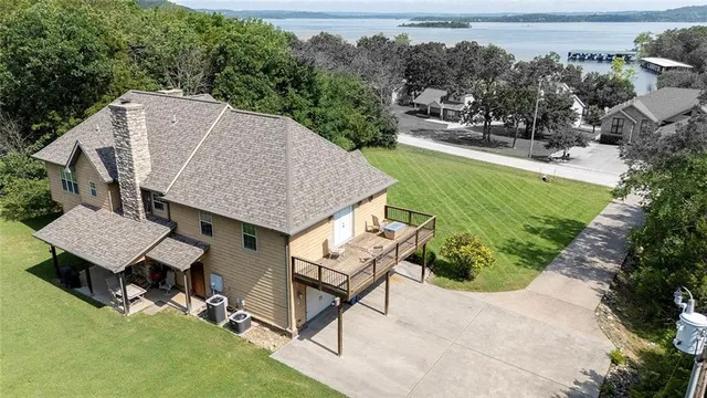 $695,000 | 1318 Oakwood Drive, Hollister, MO 65672