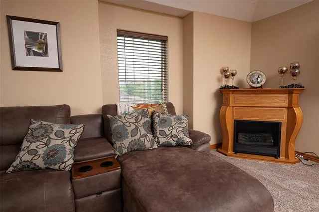 $695,000 | 1318 Oakwood Drive, Hollister, MO 65672