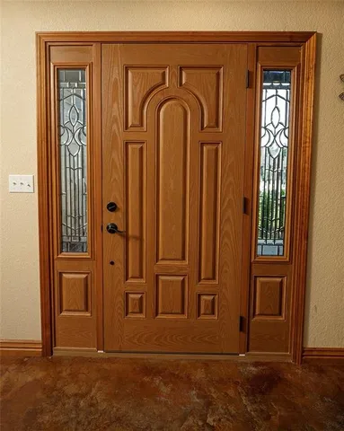 $695,000 | 1318 Oakwood Drive, Hollister, MO 65672