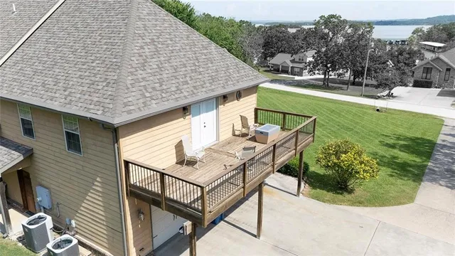 $695,000 | 1318 Oakwood Drive, Hollister, MO 65672