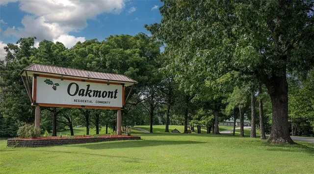 $695,000 | 1318 Oakwood Drive, Hollister, MO 65672