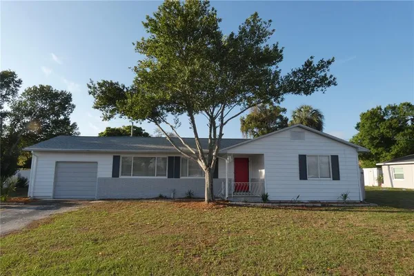 $2,295 | 2580 58th Avenue North, St. Petersburg, FL 33714