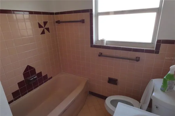 $2,295 | 2580 58th Avenue North, St. Petersburg, FL 33714