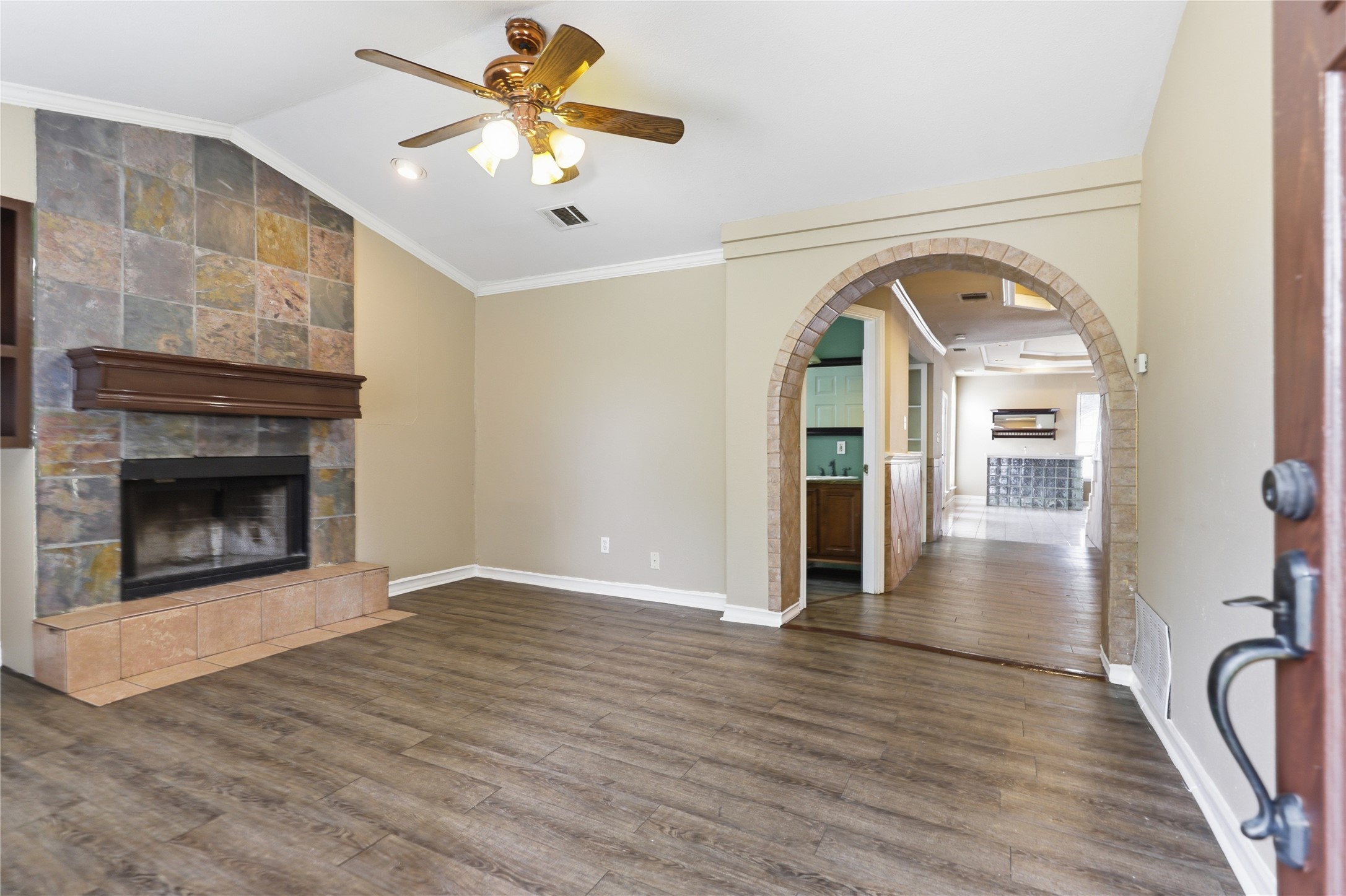 915 Vargas Road Austin, TX 78741 - Photo 4 of 29