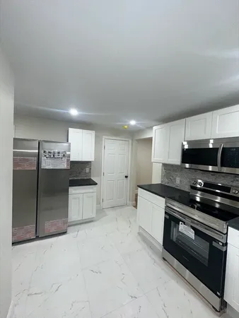 $2,400 | 122 Park Stoughton Ma, Unit 1, Stoughton, MA 02072