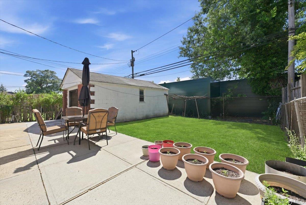 79 Wellington Road Elmont, NY 11003 - Photo 27 of 33