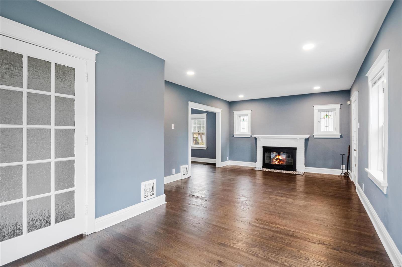 8 Sunset Court Pasadena Park, MO 63121 - Photo 5 of 19